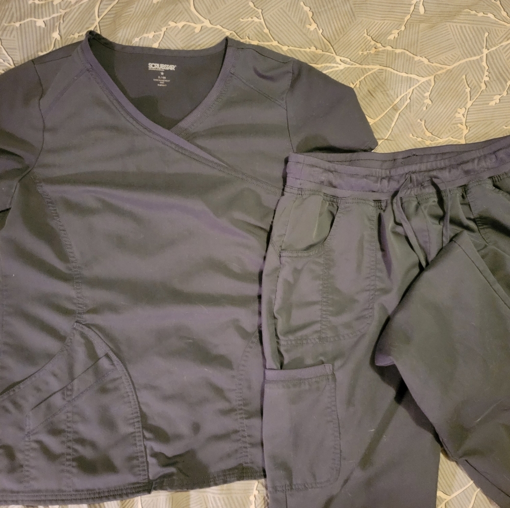 Grey sm top med bottom